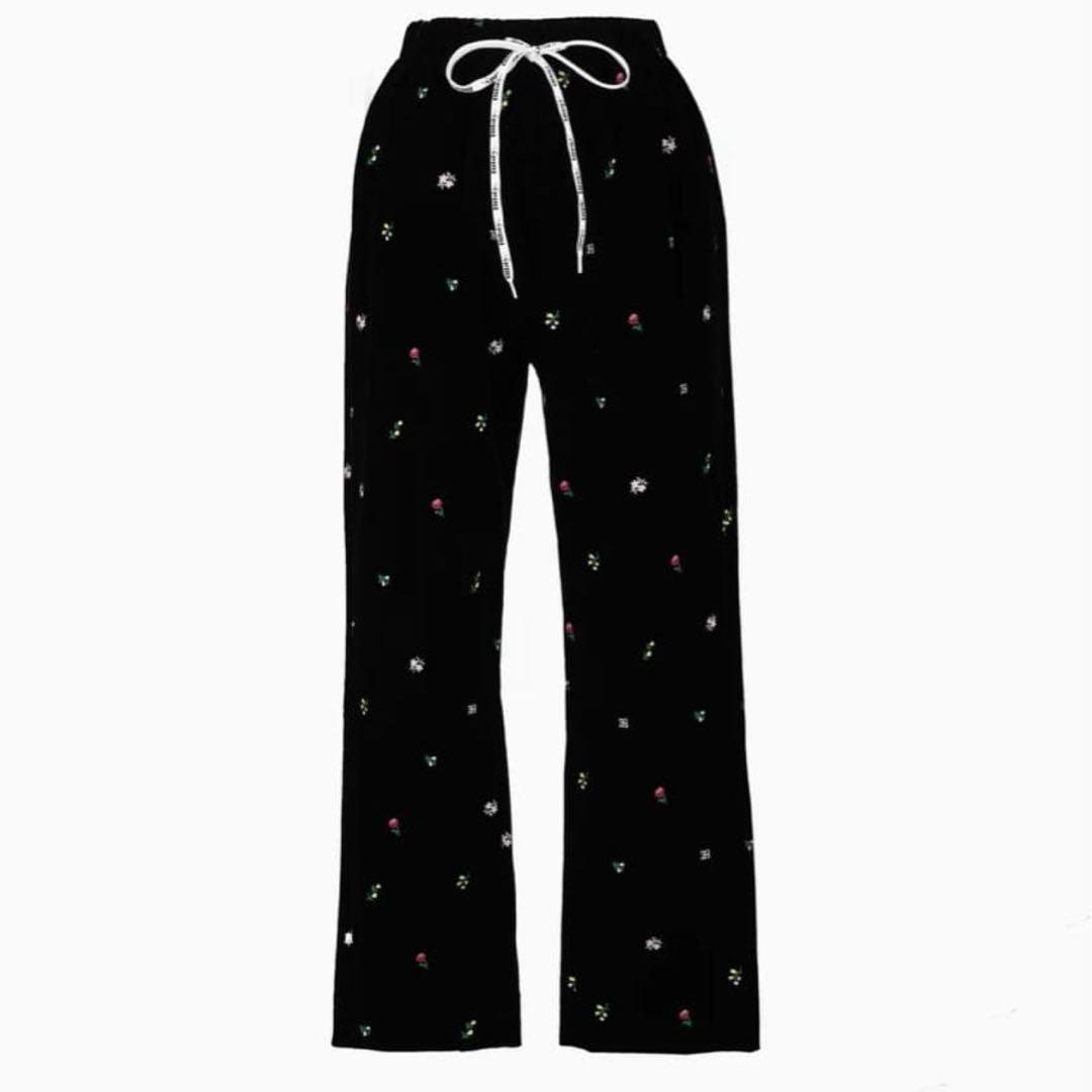 BIBIY B. STARRY PANTS 黒の花柄刺繍ワイドレッグパンツ