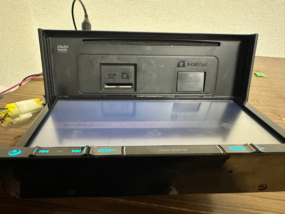 カロッツェリア 楽ナビ AVIC-RZ06 カーナビ