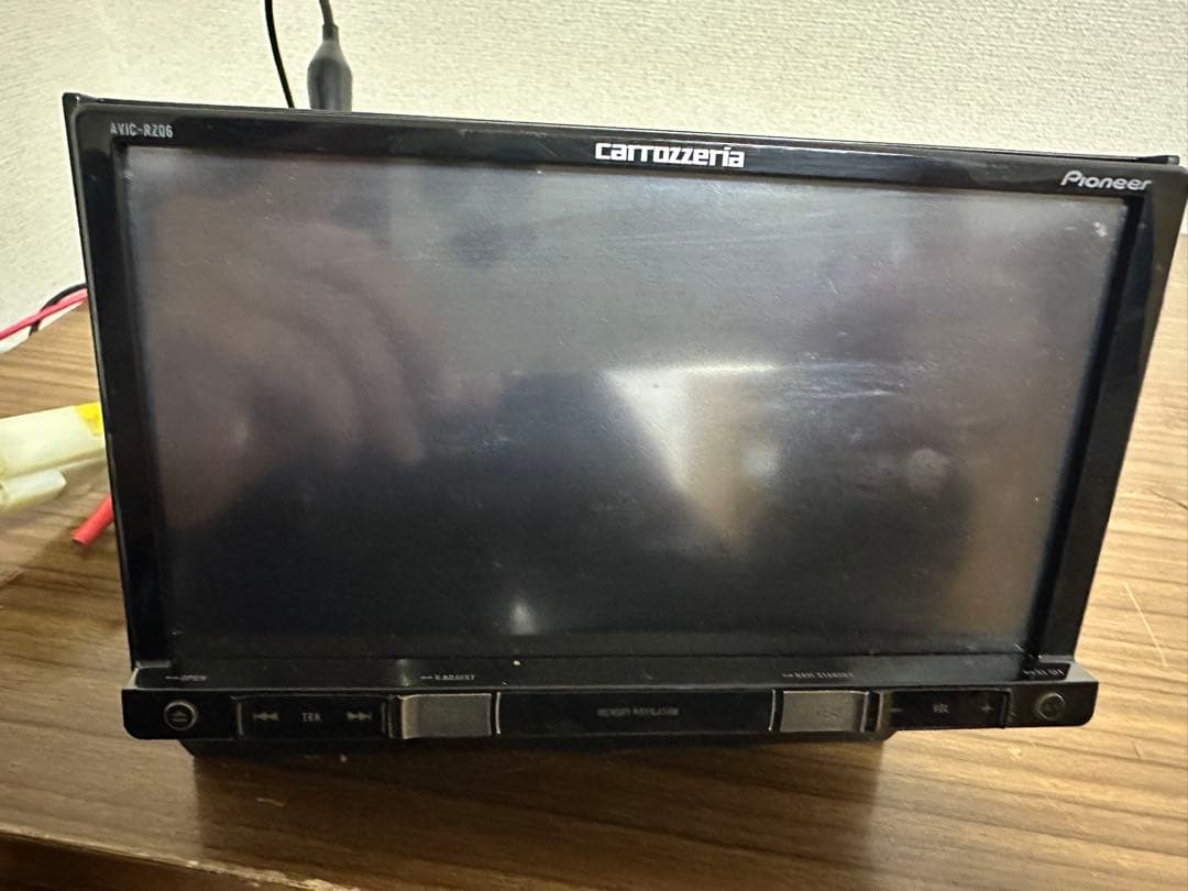 カロッツェリア 楽ナビ AVIC-RZ06 カーナビ