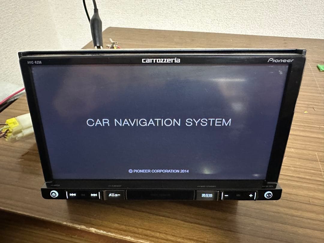 カロッツェリア 楽ナビ AVIC-RZ06 カーナビ