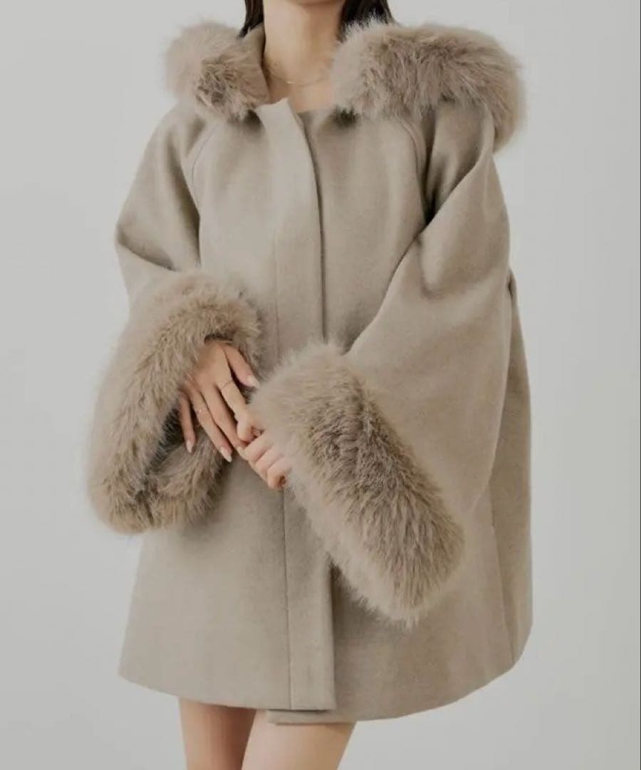 chico ファー襟ケープコート