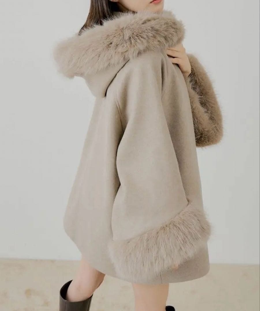 chico ファー襟ケープコート