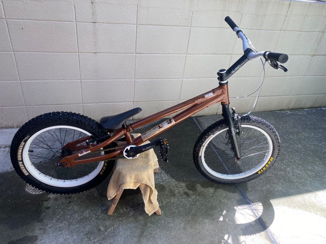 20インチ ブラウン トライアルバイク