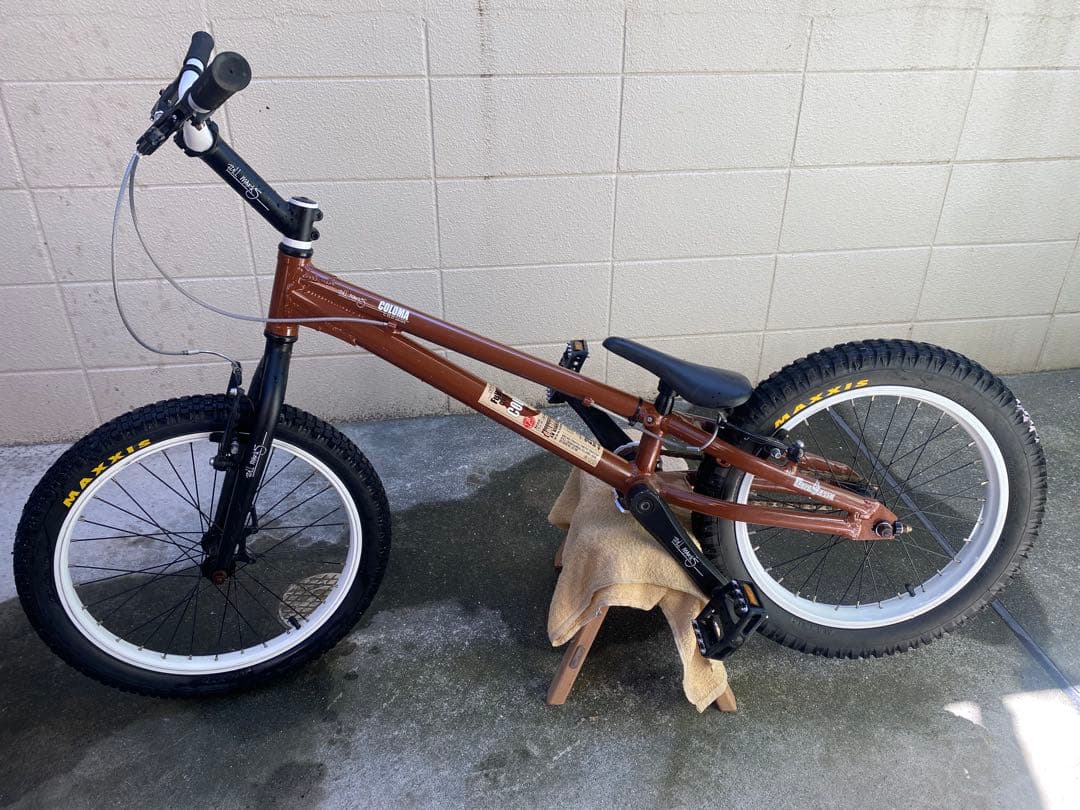 20インチ ブラウン トライアルバイク