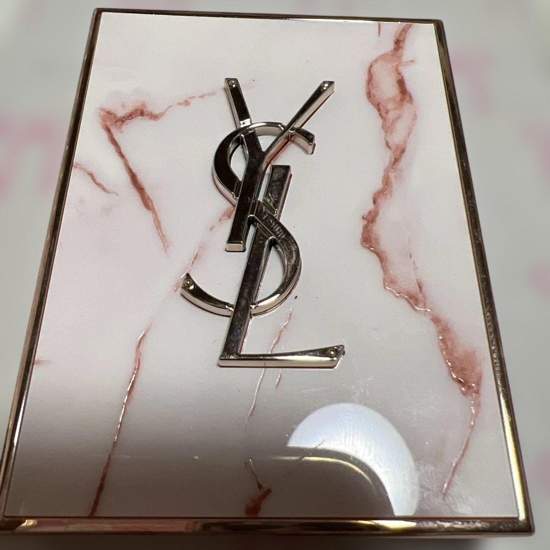 YSL イヴ・サンローラン　アイシャドウ　クチュール　ミニ　クラッチ　825