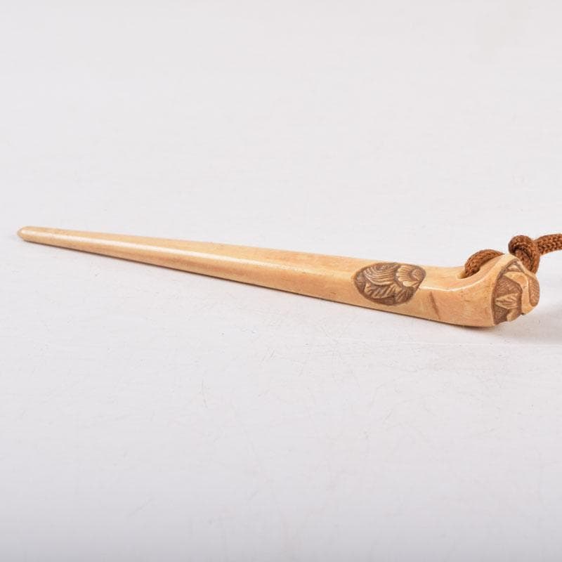 アリーヒローズ　時代提げ物　獣骨製　花刻　根付　簪　C　8548