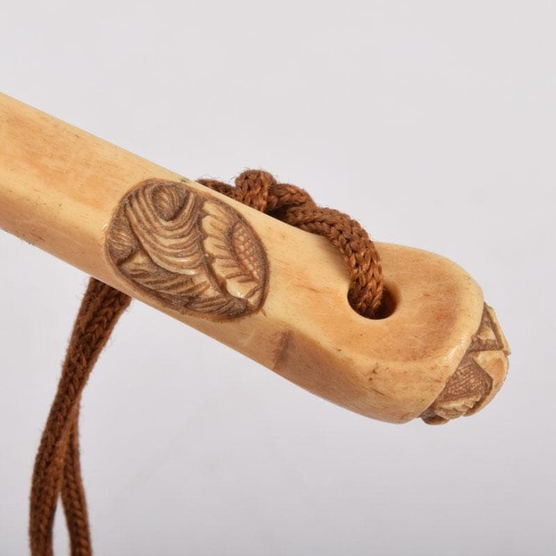 アリーヒローズ　時代提げ物　獣骨製　花刻　根付　簪　C　8548