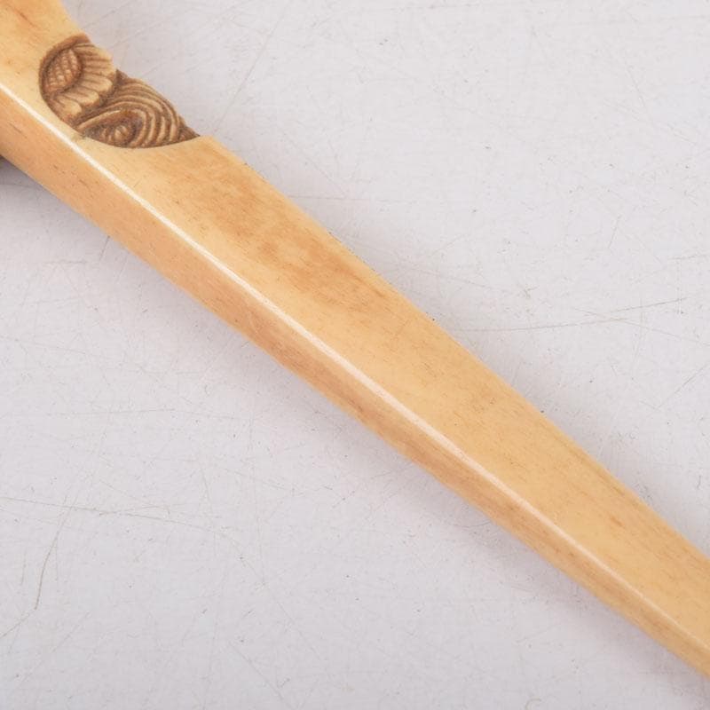 アリーヒローズ　時代提げ物　獣骨製　花刻　根付　簪　C　8548