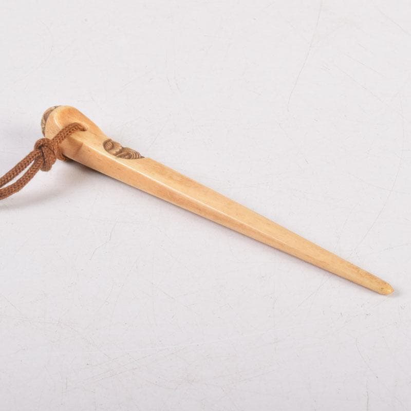 アリーヒローズ　時代提げ物　獣骨製　花刻　根付　簪　C　8548