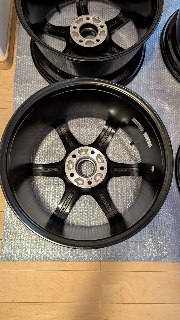 Mr.nobodyCROSS SPEED RS6 18インチ 8.5j