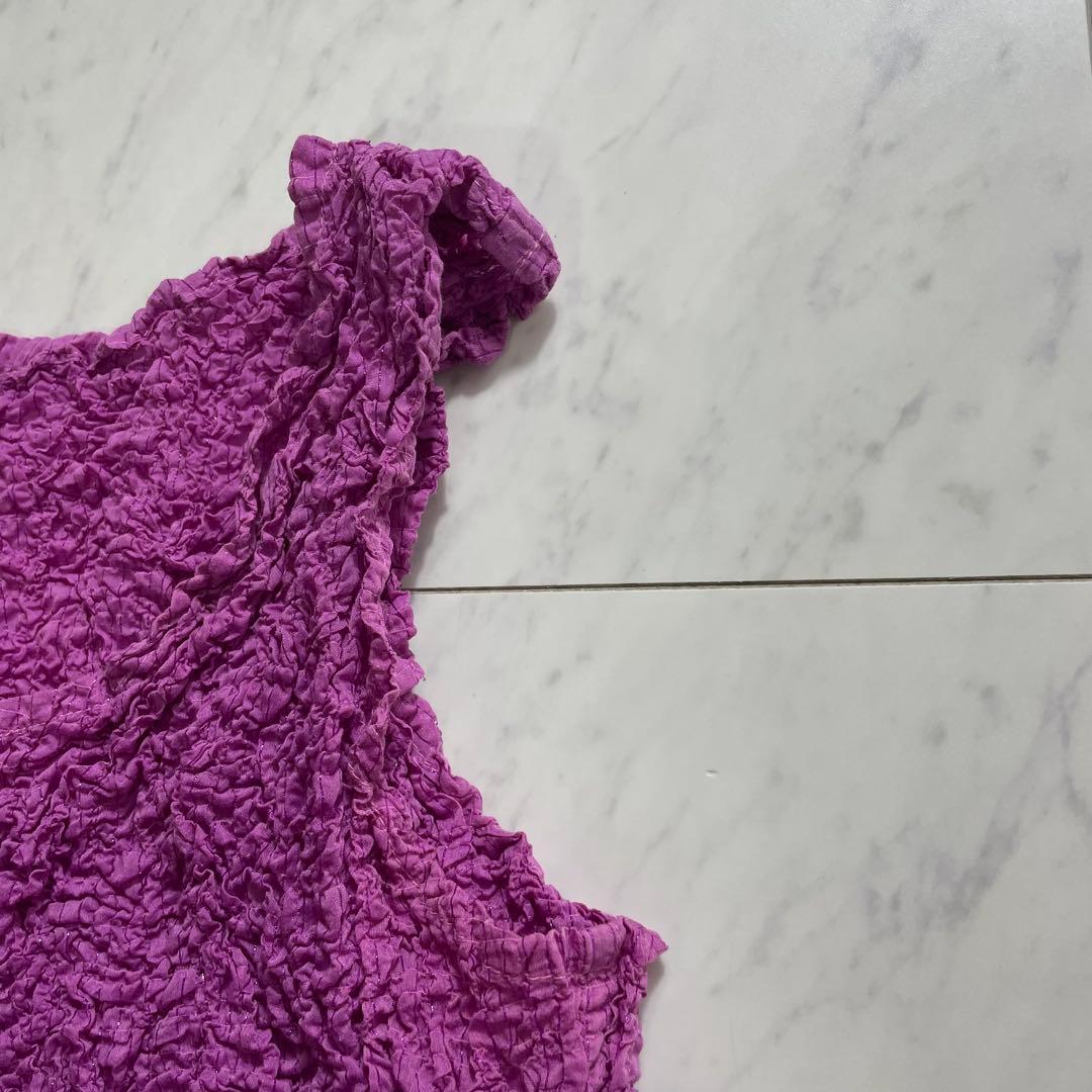 me ISSEY MIYAKE ノースリーブトップス シワ加工切り替え