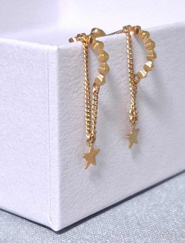 k18 星型チャーム付きハーフフープピアス