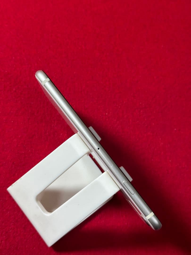 【8183】iPhone SE3第3世代スターライト 64GB simフリー