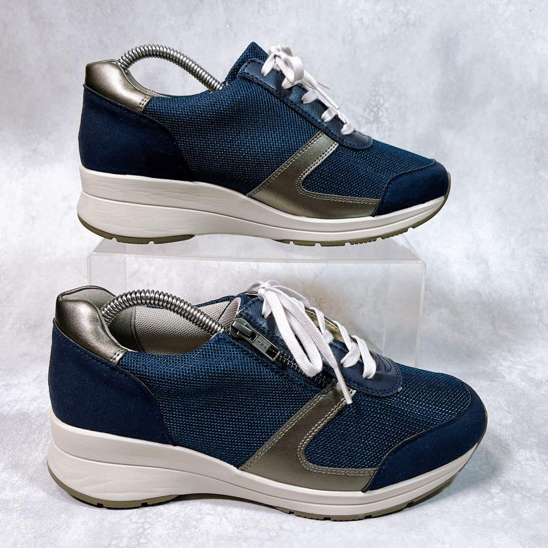 美品【アカイシ】ウォーキングスニーカー (24) アーチフィッター　サイドジップ