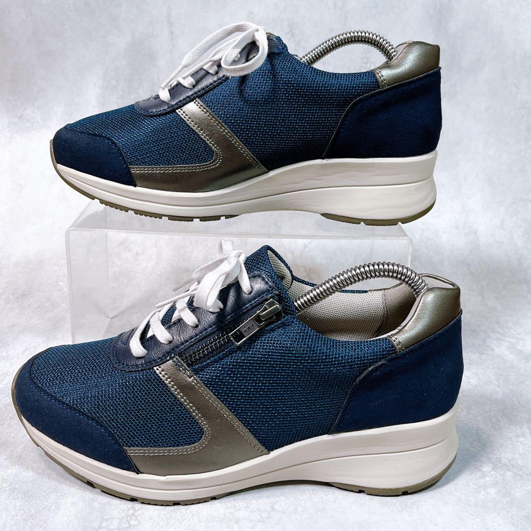 美品【アカイシ】ウォーキングスニーカー (24) アーチフィッター　サイドジップ