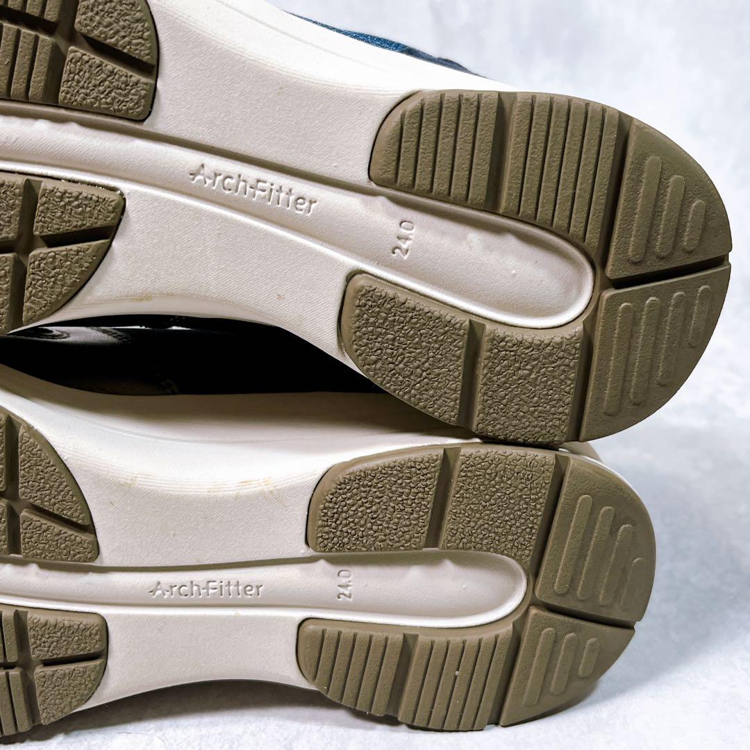 美品【アカイシ】ウォーキングスニーカー (24) アーチフィッター　サイドジップ