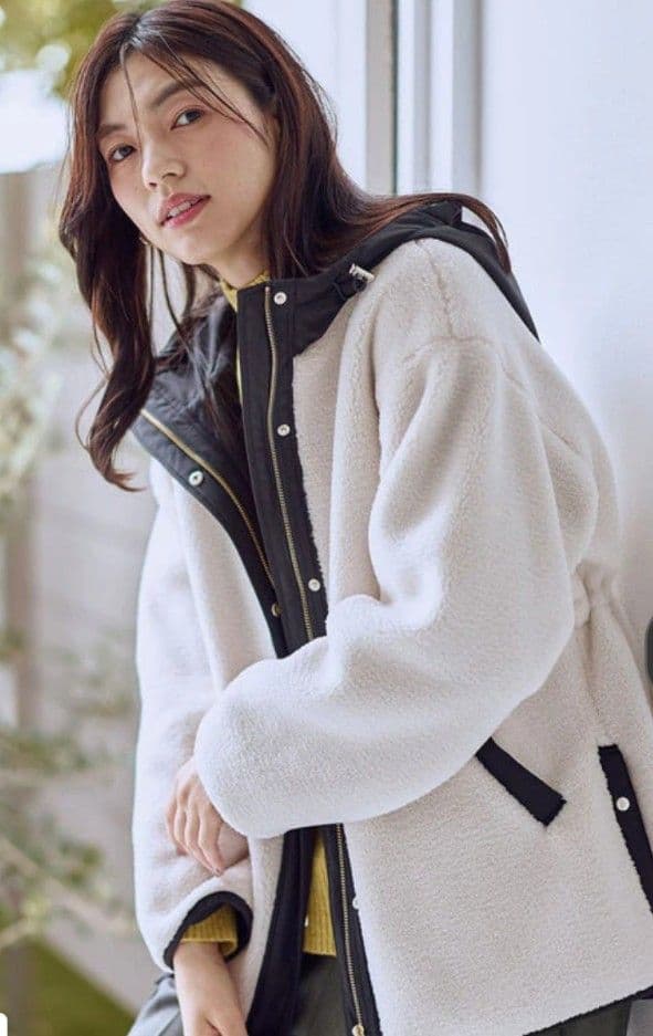 今期未使用【LEE掲載】anyオンワード樫山ボアコートＬ白☓黒