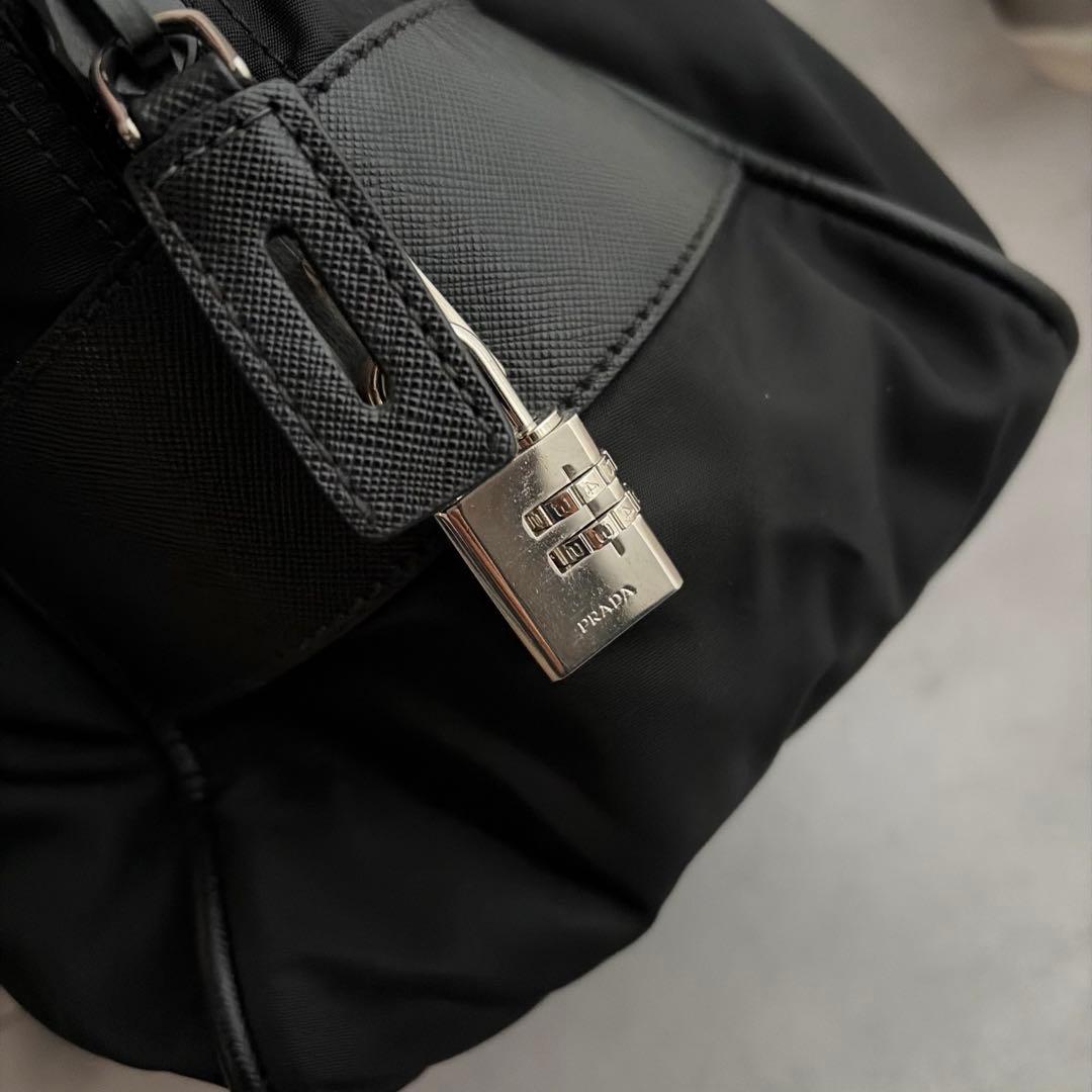 【美品✨】PRADA ボストントート　ナイロン×サフィアーノレザー　黒　三角ロゴ