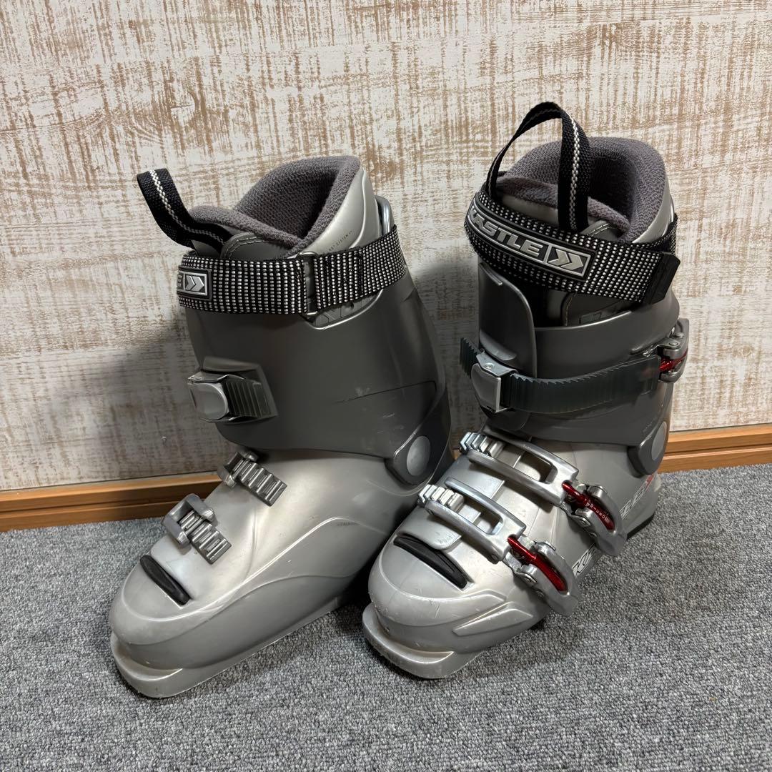 だっくす様【送料無料】ショートスキーブーツ230ストック付き