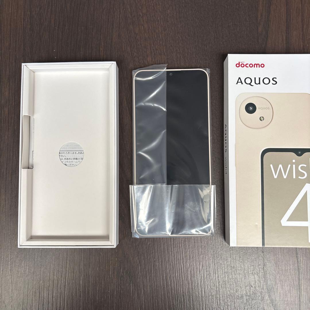 AQUOS wish 4 SH-52E ホワイト