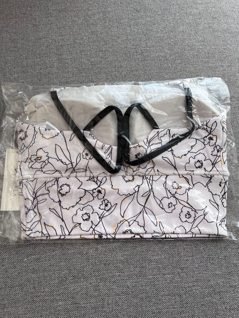 値下げ中Sukala 新品未開ドローイングフラワータンクトップトップのみM