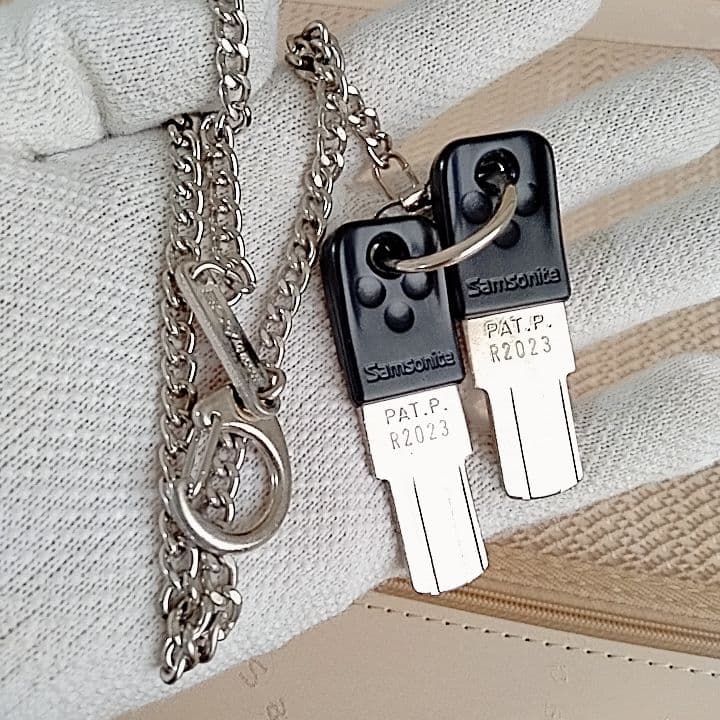 美品 廃盤 サムソナイト シルエットMV スーツケース キャリーケース　4輪