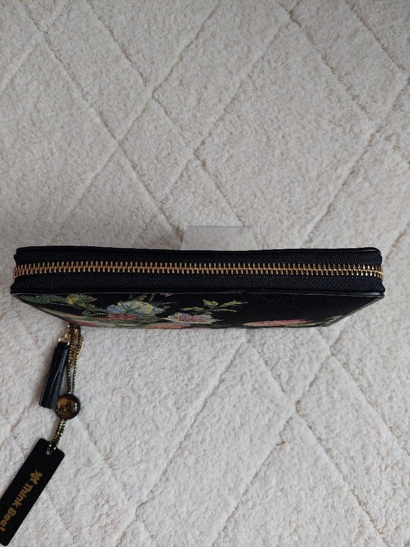 ✨未使用品✨Think 　Bee ！のチェストフィオーレ ラウンドファスナ一財布