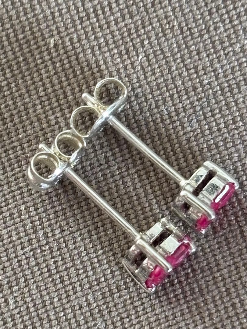 スタージュエリー ミステリアスハート K18WG ルビー 0.36ctピアス両耳