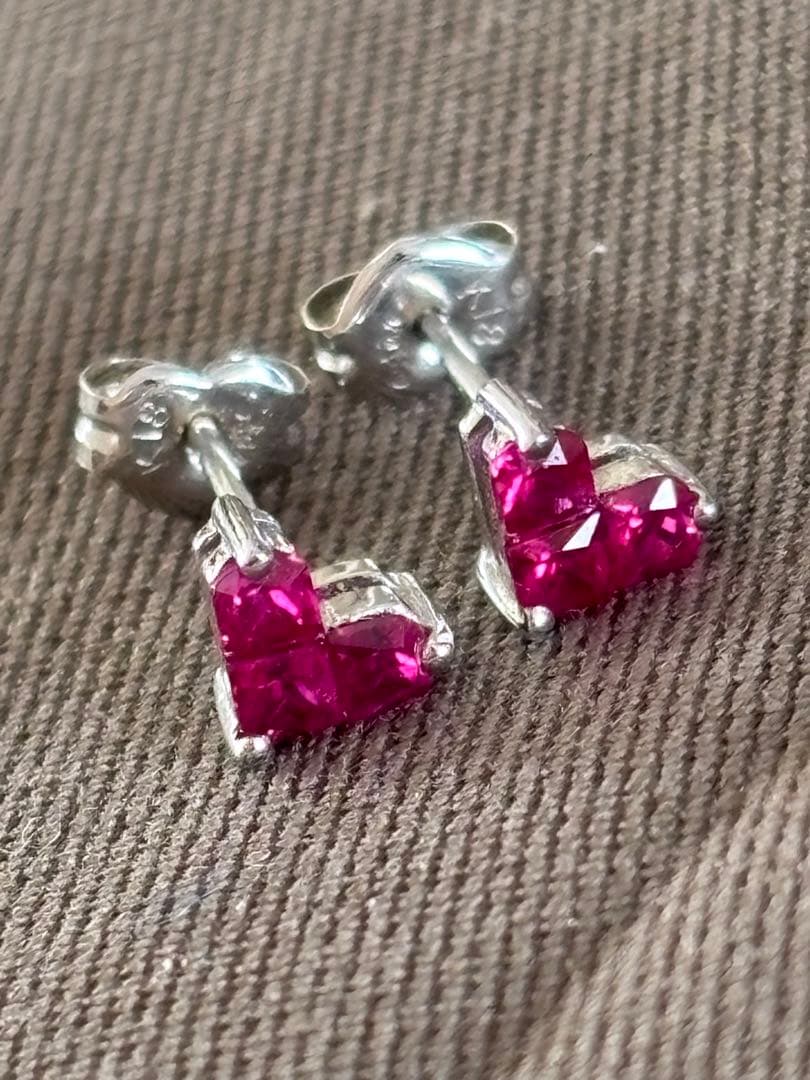 スタージュエリー ミステリアスハート K18WG ルビー 0.36ctピアス両耳