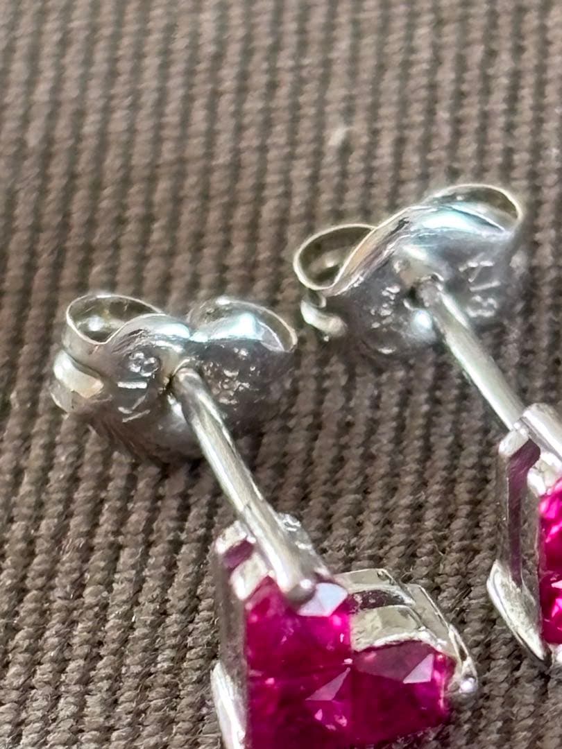 スタージュエリー ミステリアスハート K18WG ルビー 0.36ctピアス両耳