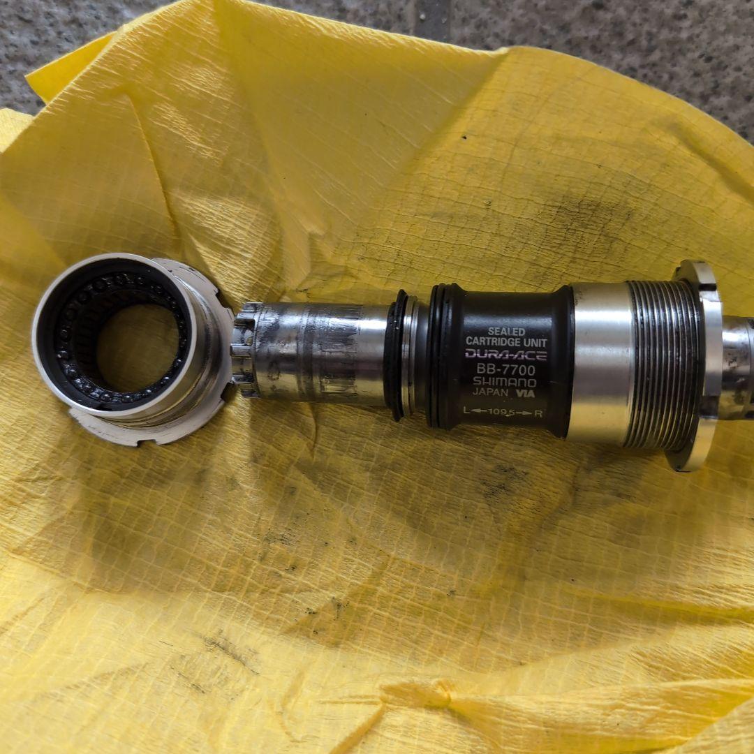 シマノデュラエースBB7700　セラミックボール交換済