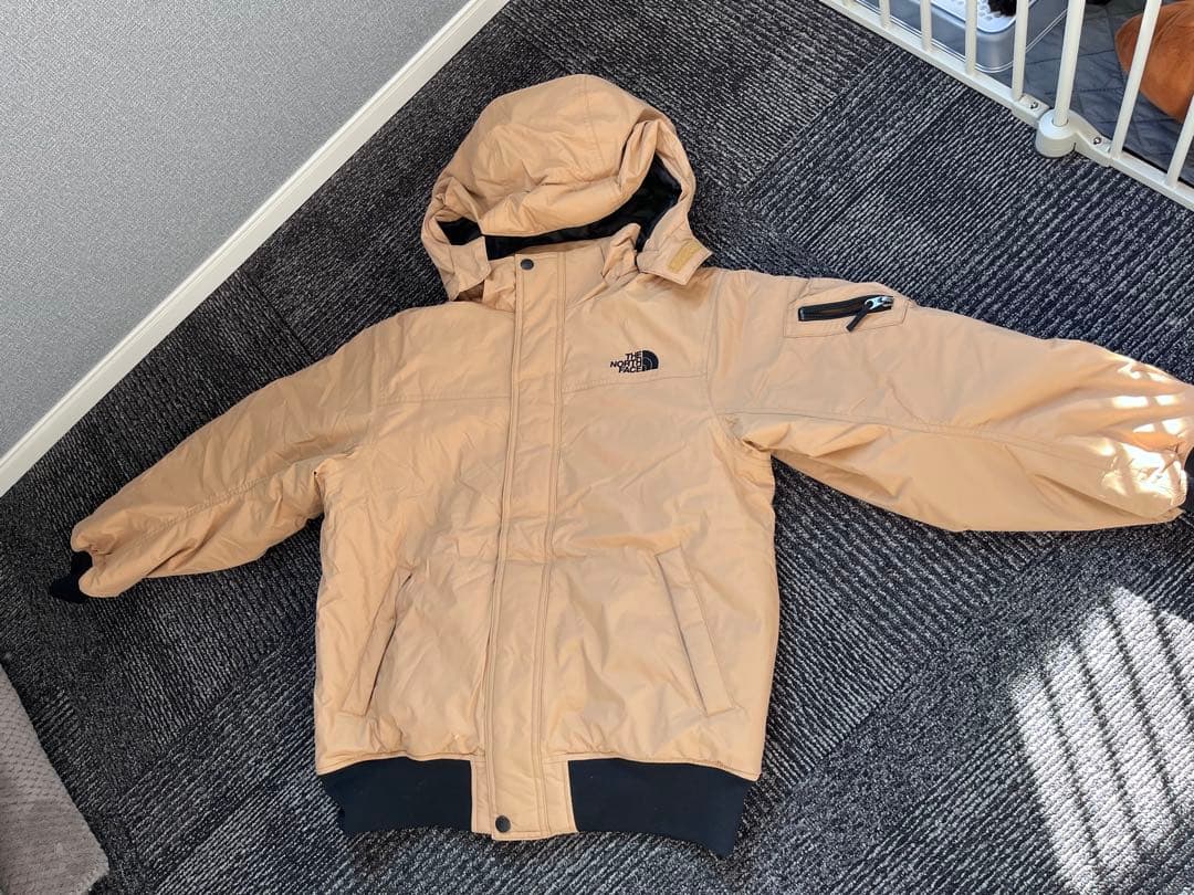 ノースフェイス フード付きジャケットとスノーパンツセット