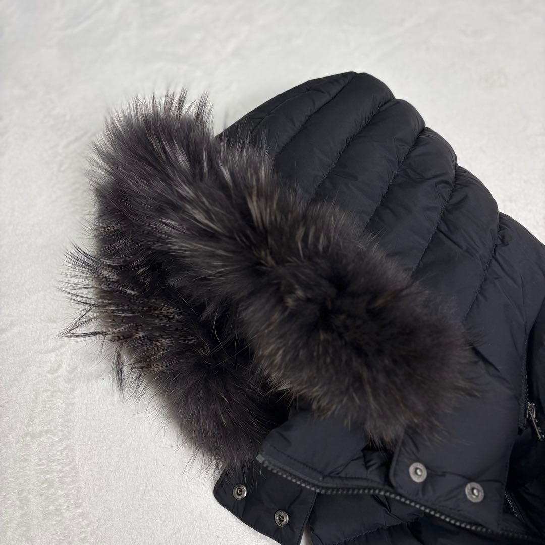 美品　TATRAS ORSIERA オルシエラ 現行モデル ダウンベスト