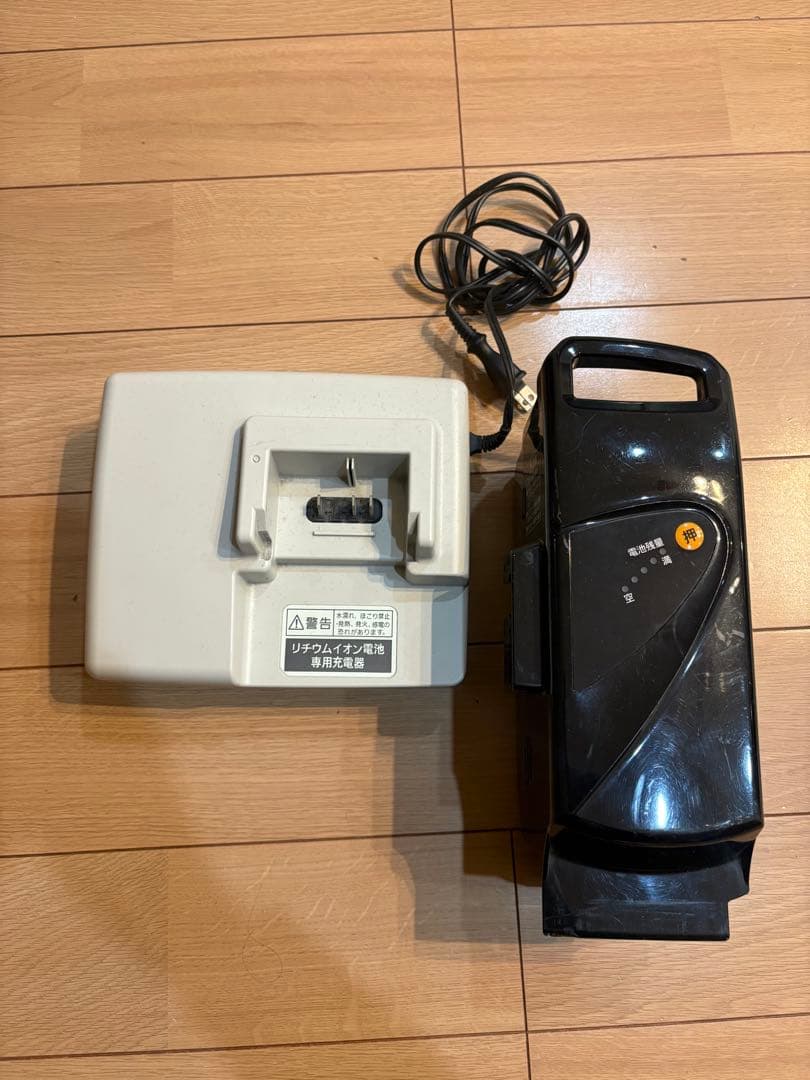 パナソニック　リチウムイオン電動自転車用バッテリー 充電器　NKY514B02B
