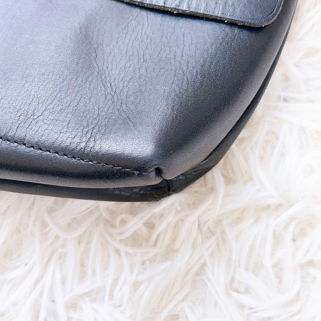 MHL. tough leather shoulder bag ブラック