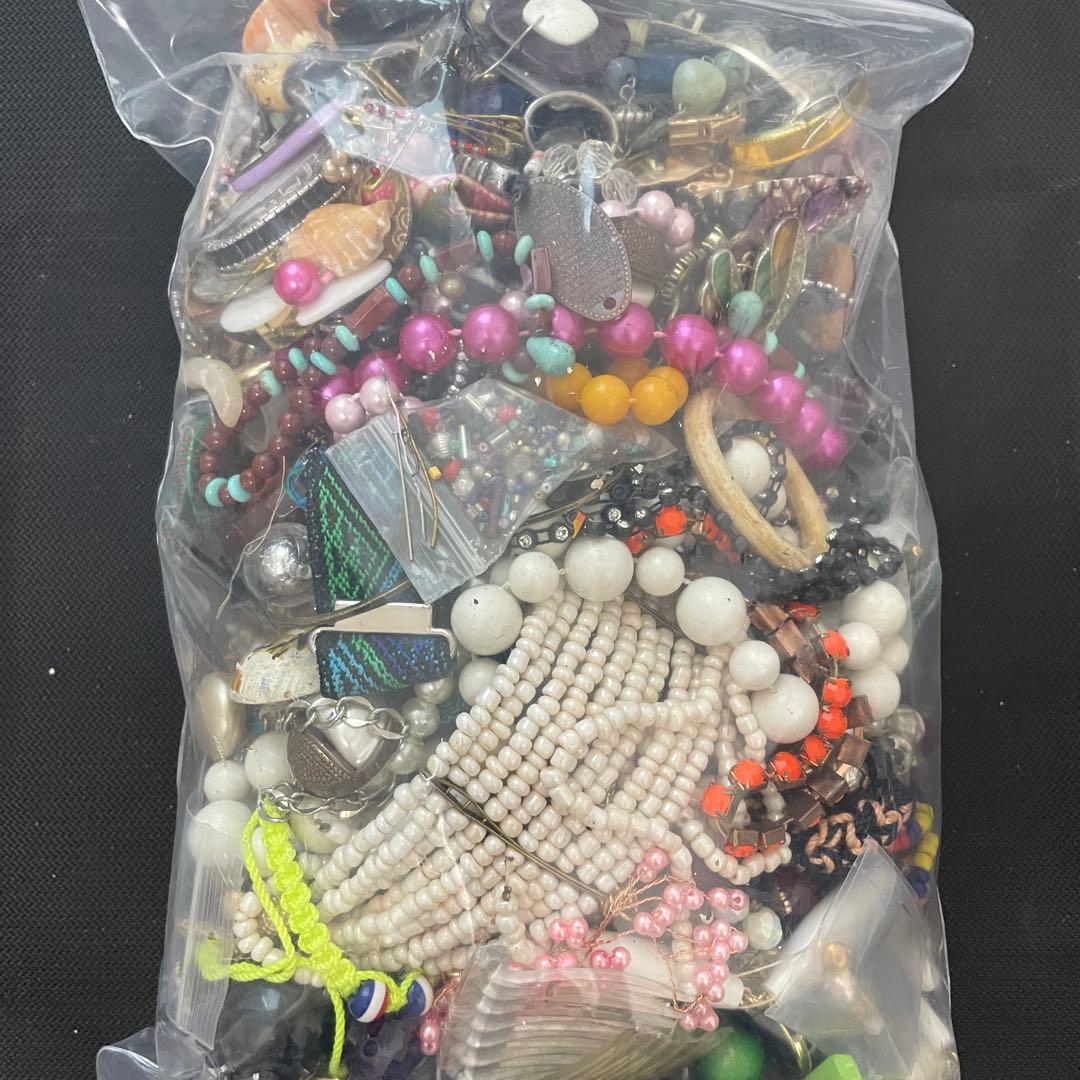 K*ん様 アクセサリー大量まとめ売り 総重量9.7kg イミテ 合成石 天然石