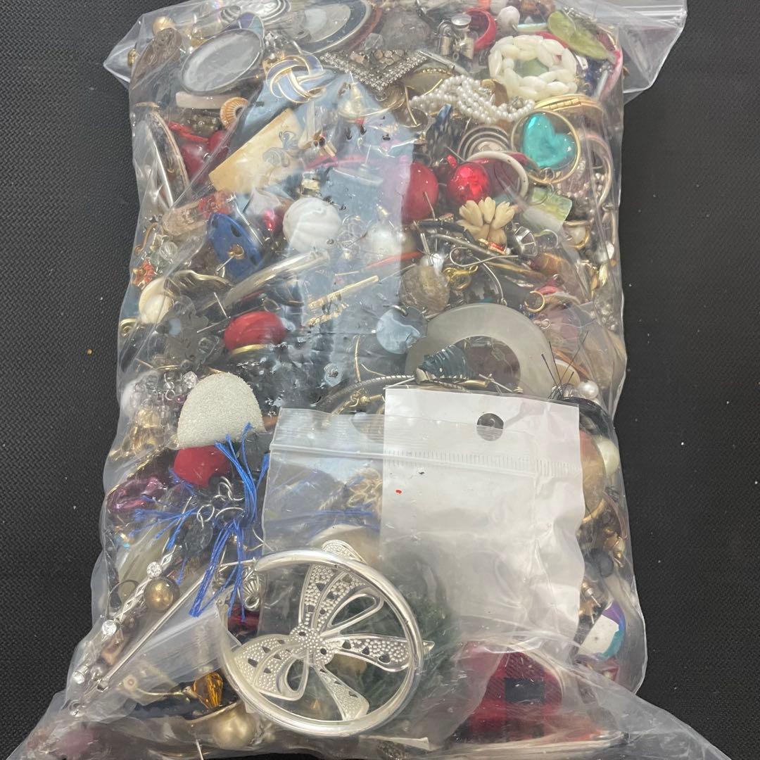 K*ん様 アクセサリー大量まとめ売り 総重量9.7kg イミテ 合成石 天然石