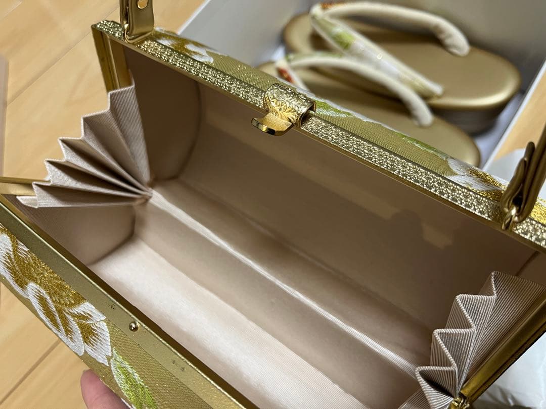 【きものやまと】花柄ゴールドバッグと草履セット