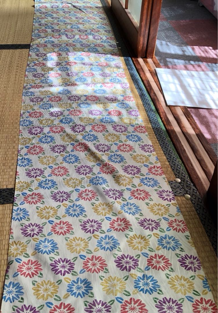 反物　着物　長襦袢　紋　絹　ホワイト　花柄　レトロ　リメイク　コスプレ