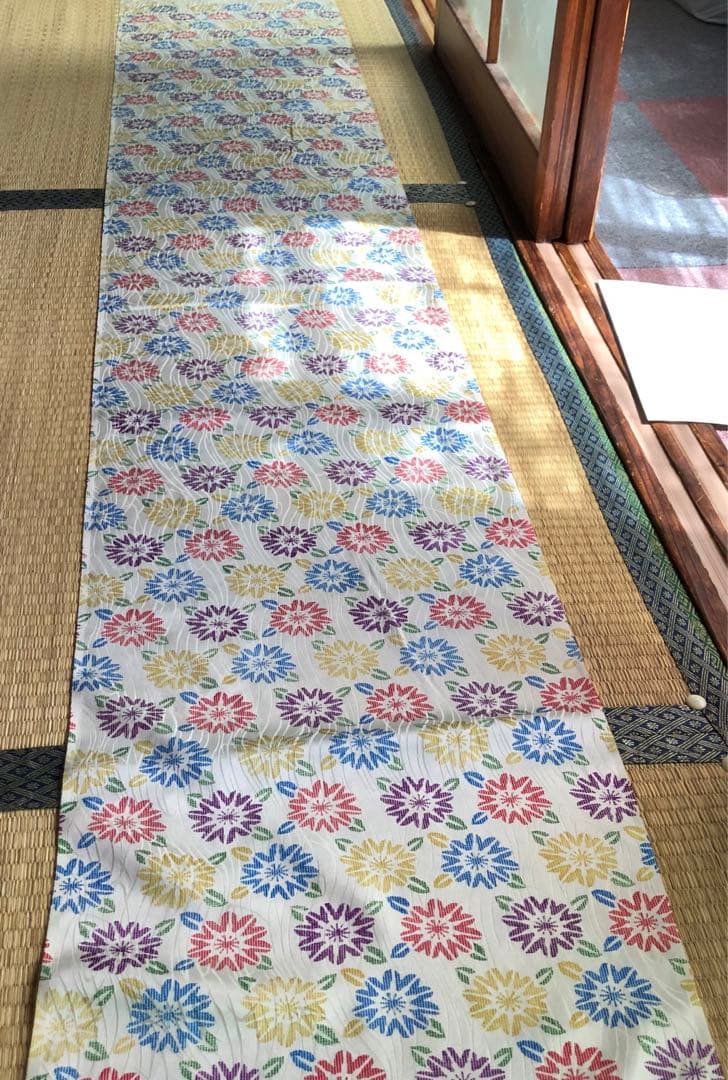 反物　着物　長襦袢　紋　絹　ホワイト　花柄　レトロ　リメイク　コスプレ