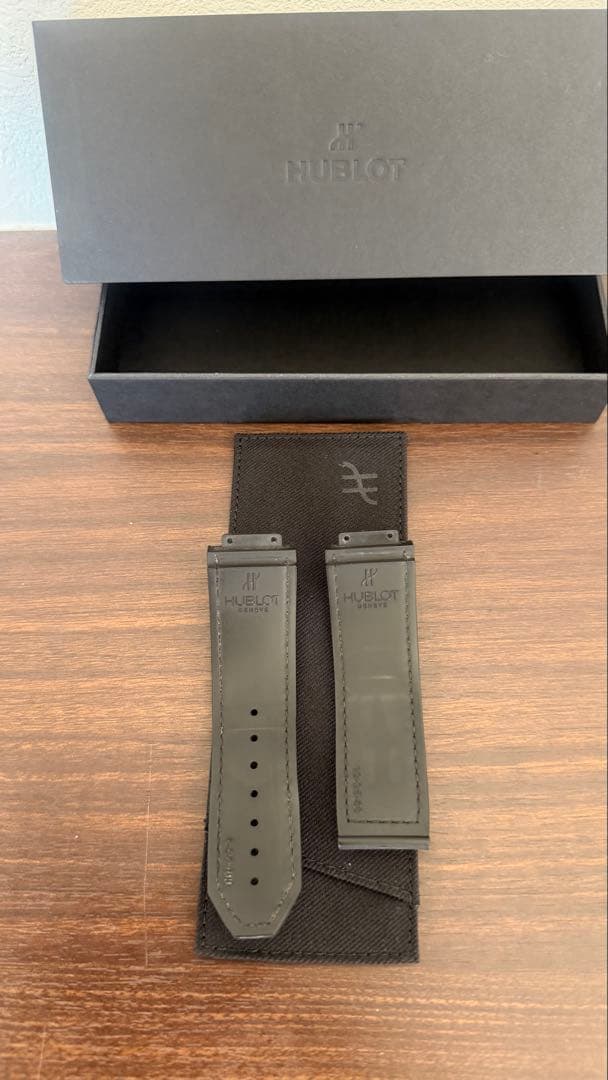 ⭐️正規品HUBLOT ビッグ・バン 44mm純正アリゲーター×ラバーベル黒中古♪