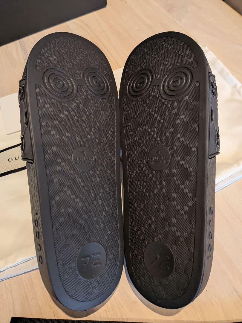 GUCCI ブラック スライドサンダル