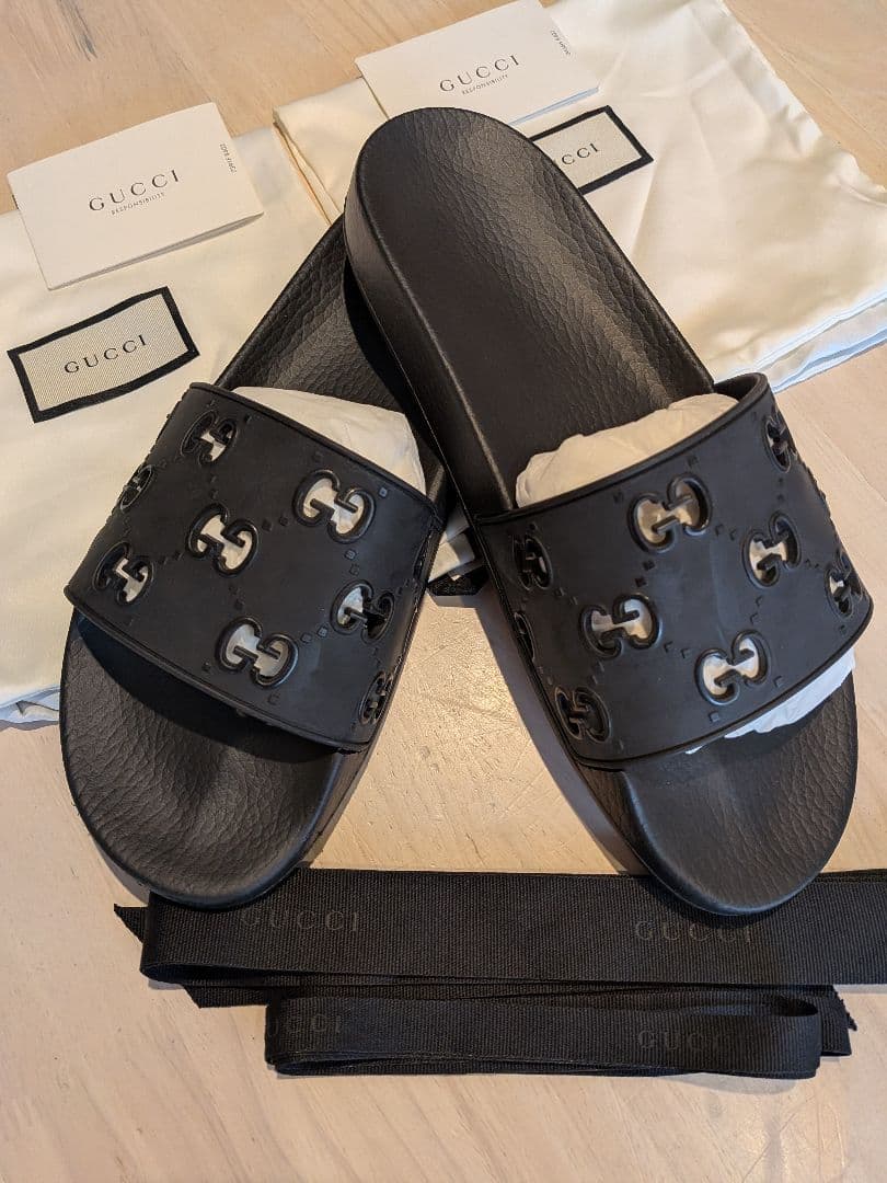 GUCCI ブラック スライドサンダル