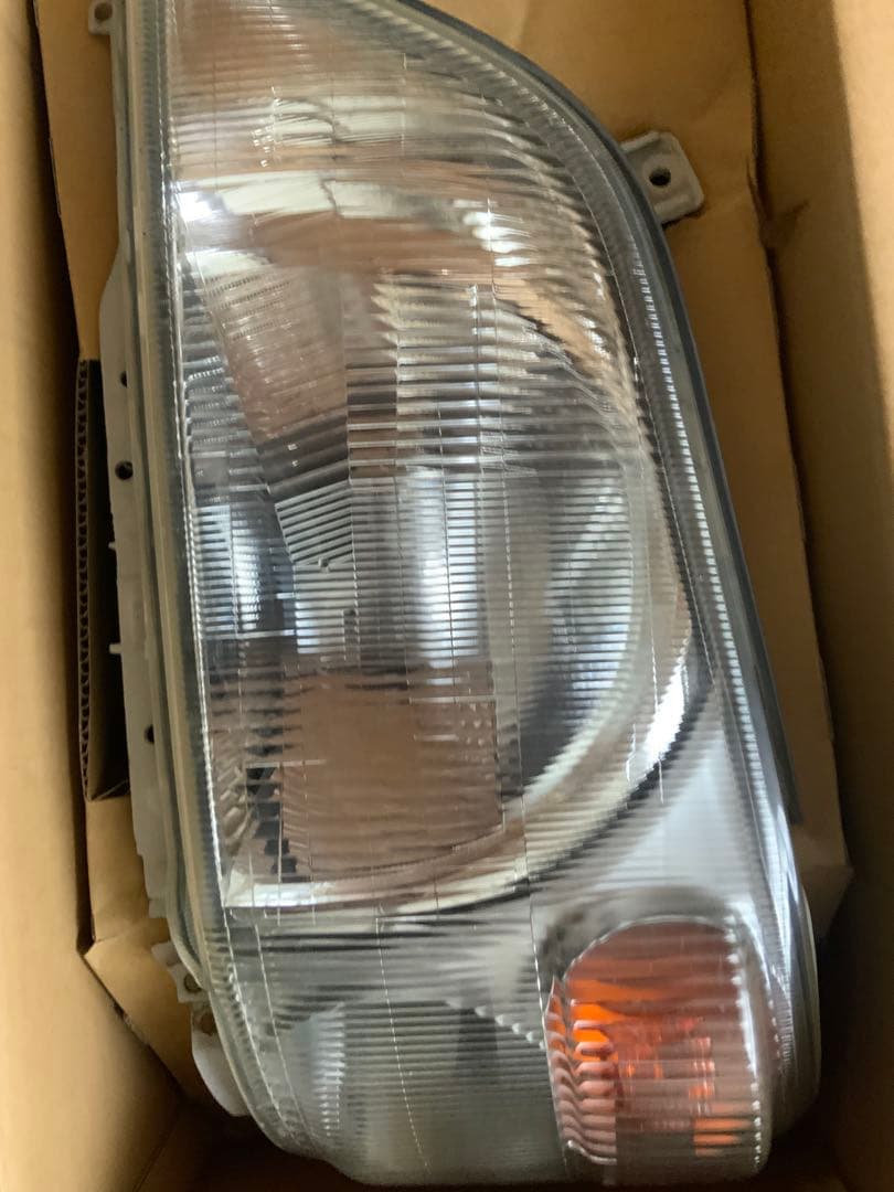 13枚目傷　8枚目ペンキ　ダイナ デュトロ 純正 ヘッドライトユニット 左