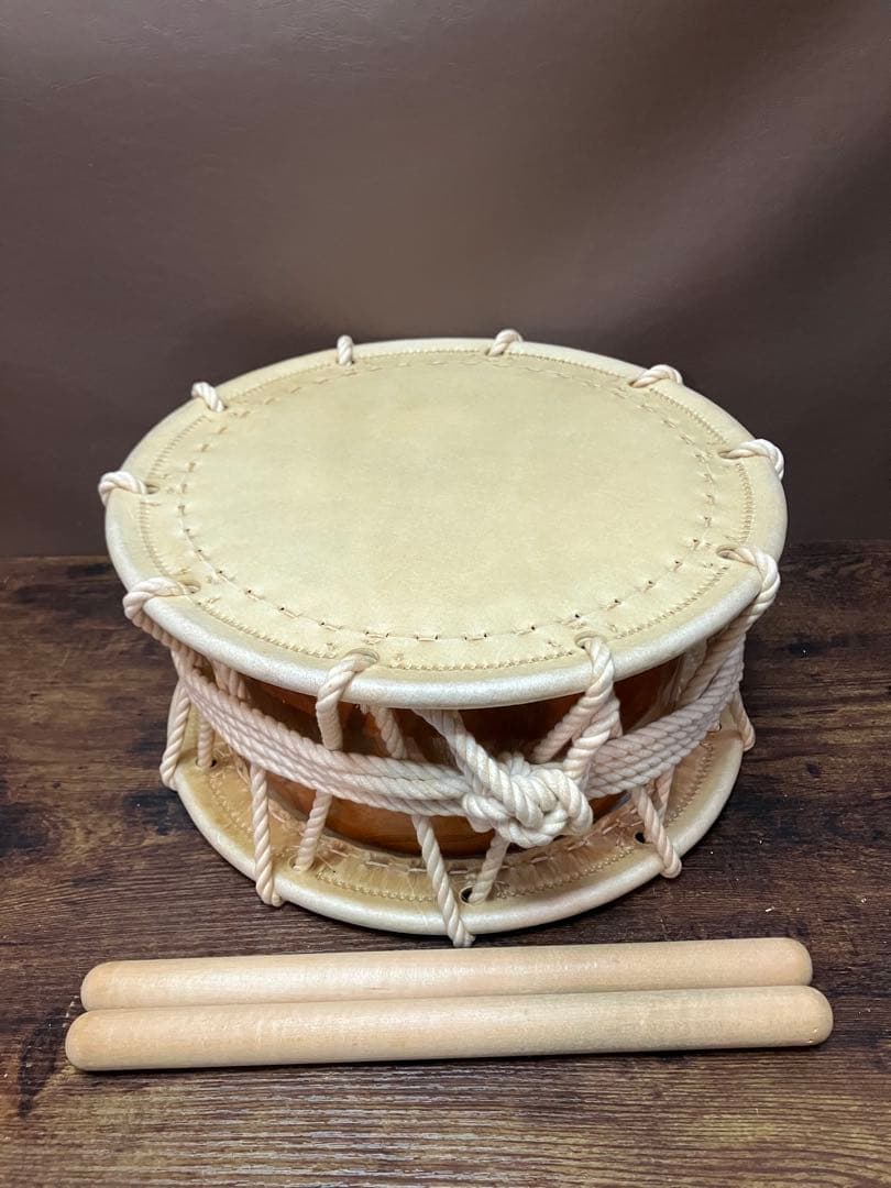 締太鼓（直径35cm）バチ・台座付き