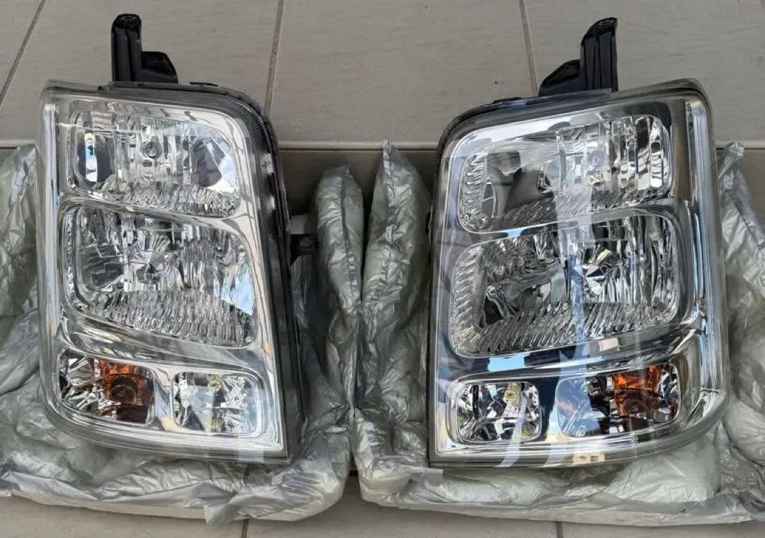 美品　64エブリイ系後期　ヘッドライト 2個セット