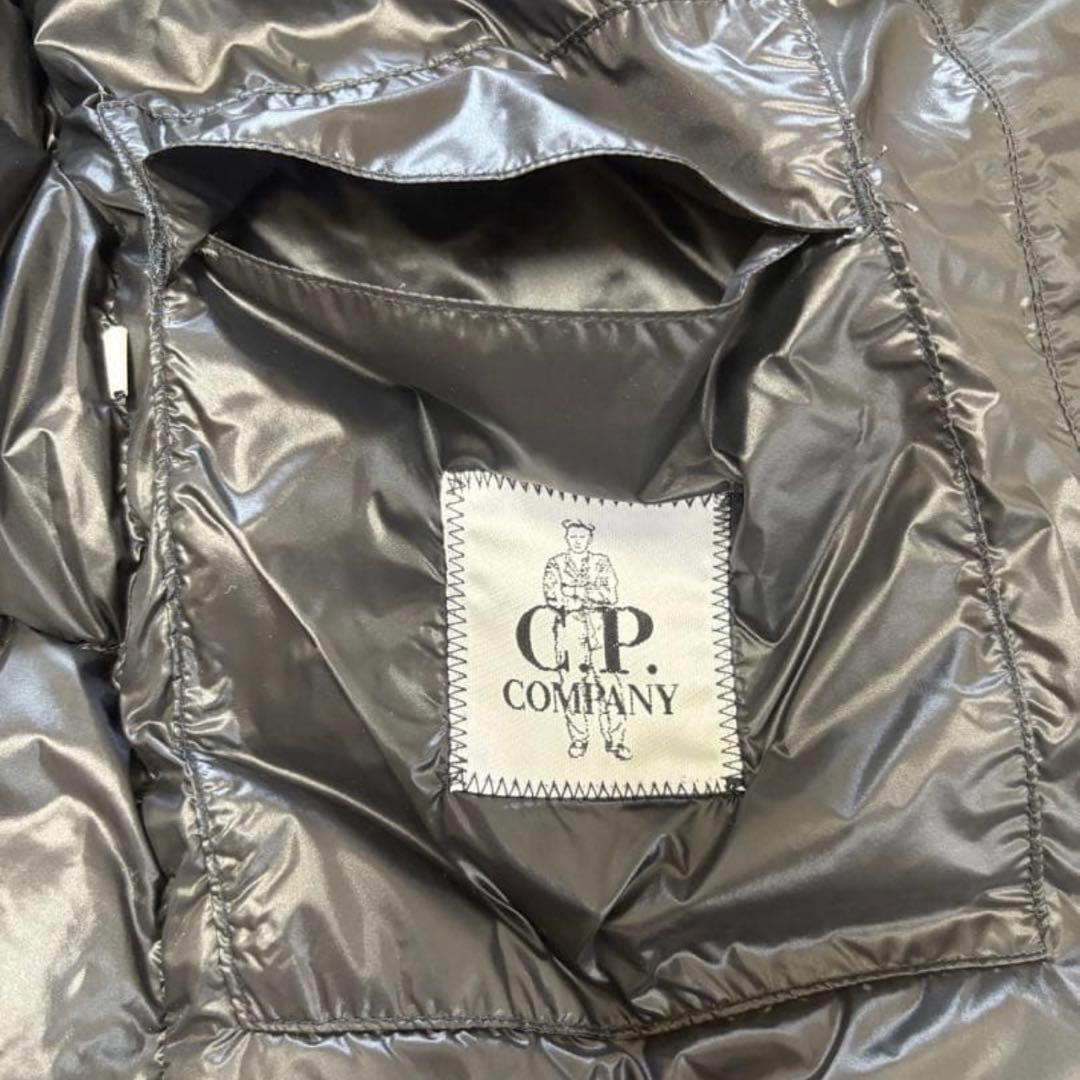 【美品】C.P. COMPANY CPカンパニーダウンベスト