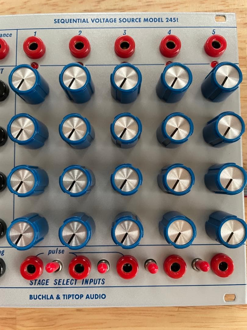 Buchla & Tiptop Audio 245t シーケンサー