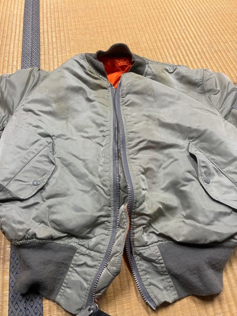 ALPHA社製　MA-1フライトジャケット　LARGEサイズ　黄ばみ、ほつれ有り