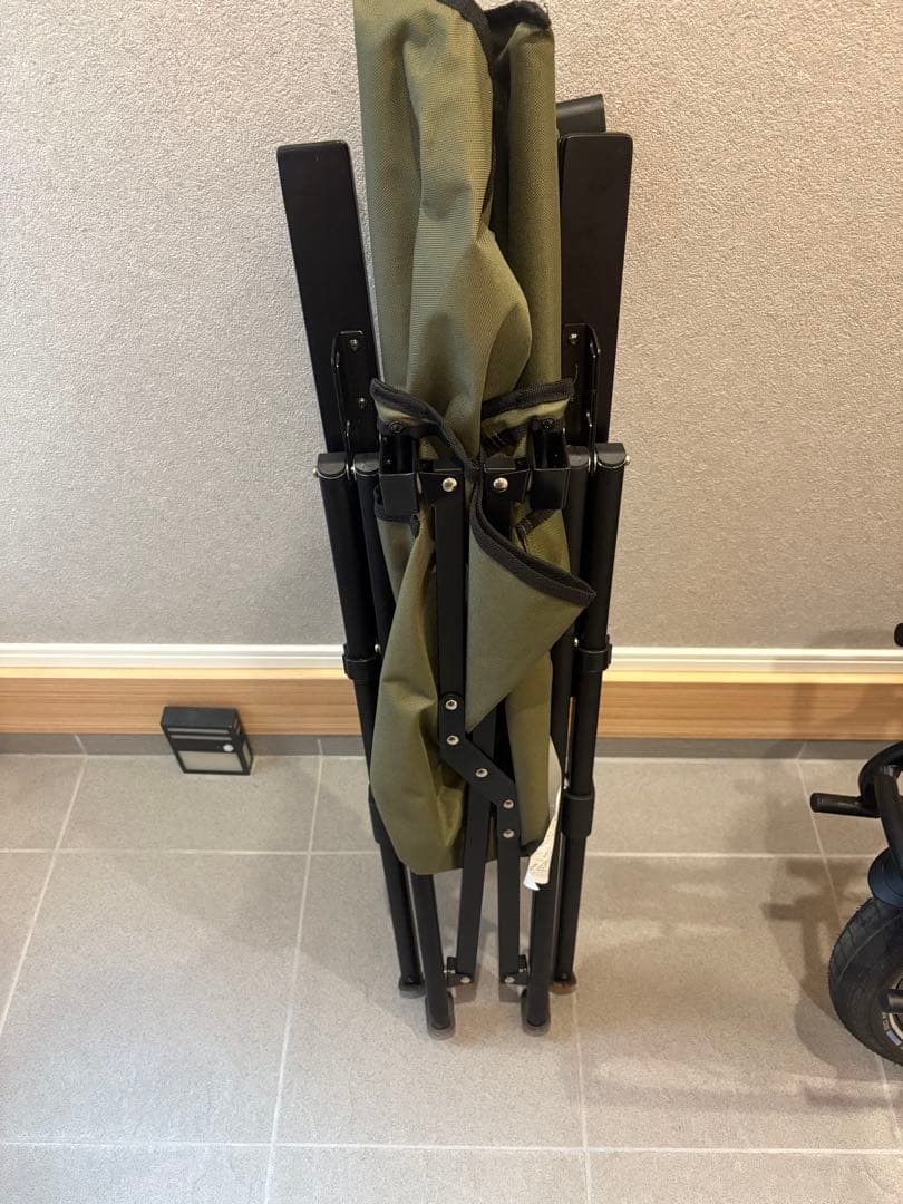 Coleman 折りたたみ　レイチェア オリーブと ウォータージャグ 10L